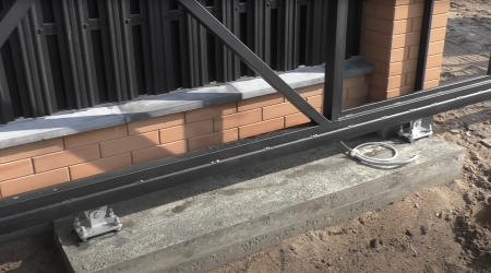 Як правильно встановити відкатні ворота