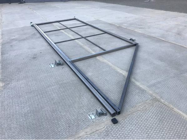 Відкатні ворота "Звари Сам" на проєм 3 метри, довжина воріт 5 метрів з Євроштакетником – фото