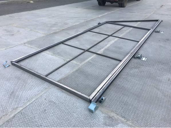 Відкатні ворота "Звари Сам" на проєм 3 метри, довжина воріт 5 метрів з Євроштакетником – фото