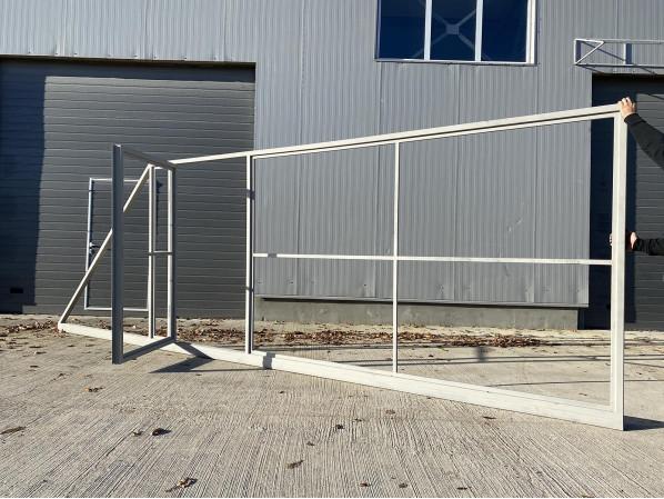 Відкатні ворота "Звари Сам" на проєм 3 метри, довжина воріт 5 метрів з хвірткою – фото