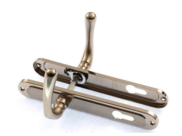 Механический врезной замок для калитки – фото