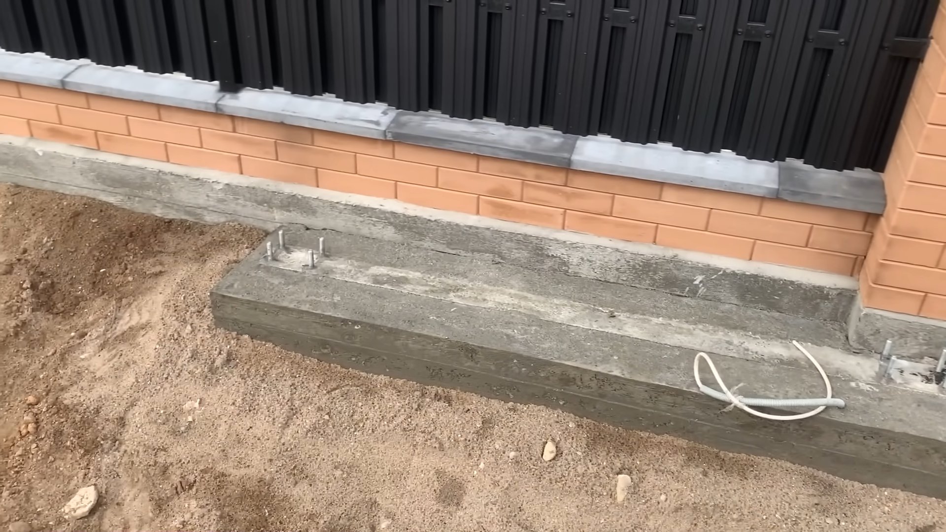 Швеллер для відкатних воріт